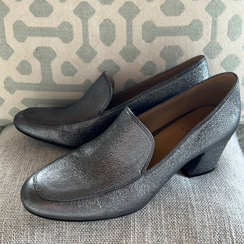 Naturalizer silver shimmering chunky heels